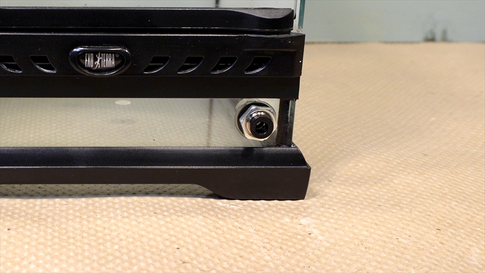 グラステラリウムのガラスの穴開け・排水加工・ドレインシステム