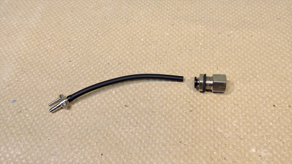 排水パーツ（メス隔壁ストレート）へのエアチューブとコックの取り付け・自作ドレインシステム