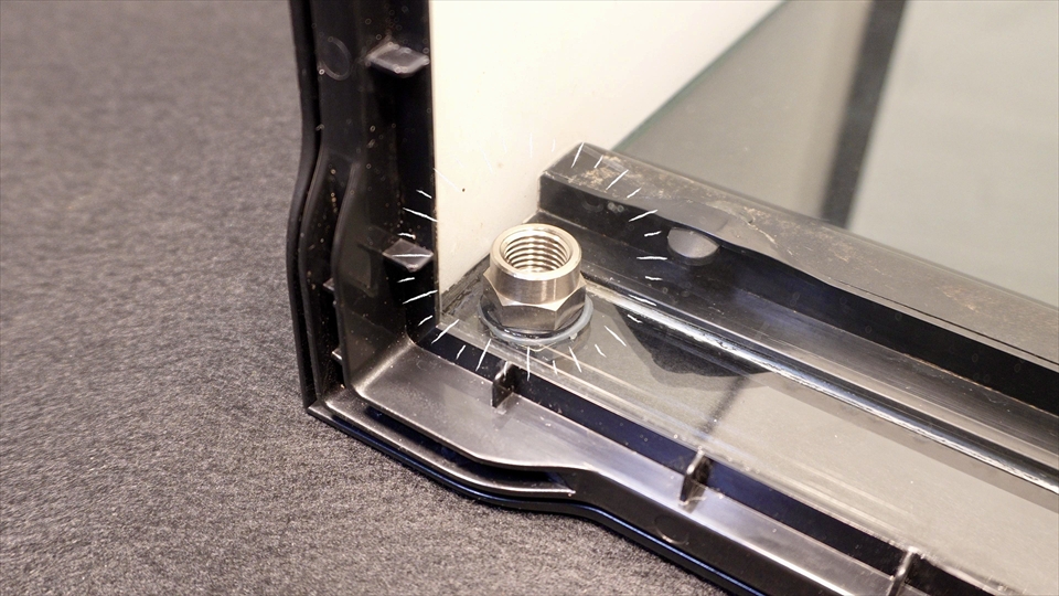 テラリウム(パルダリウム)の排水口に石やソイルが流れ込むことを防ぐ鉢底ネット