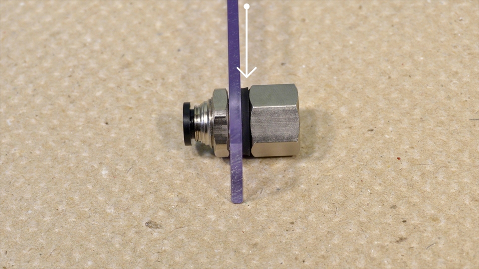 隔壁ストレートのパッキンとバスコーク（水槽用）で水漏れを防ぐ