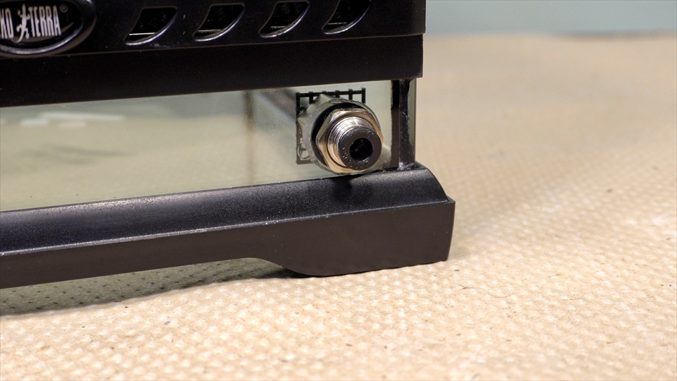 グラステラリウムの自作の排水口