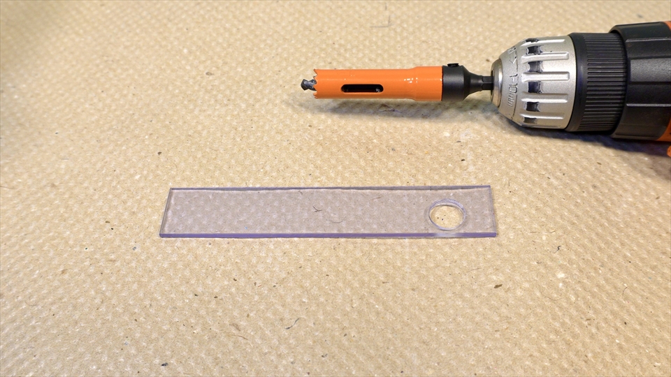 ダイヤモンドコアドリル（ダイヤモンドホールソー）がブレないようにするための自作のガイド