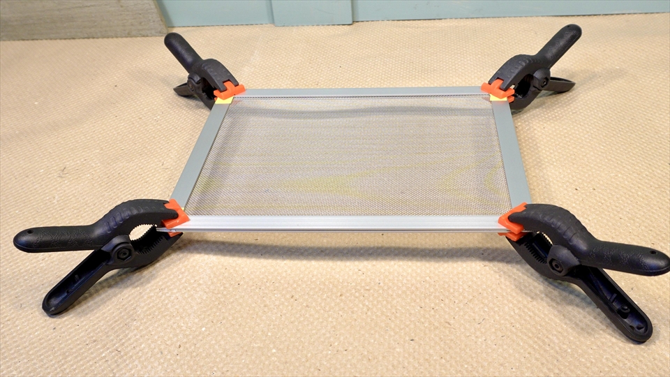 フレーム付きガラス水槽用のネット型のフタ（網蓋）の自作