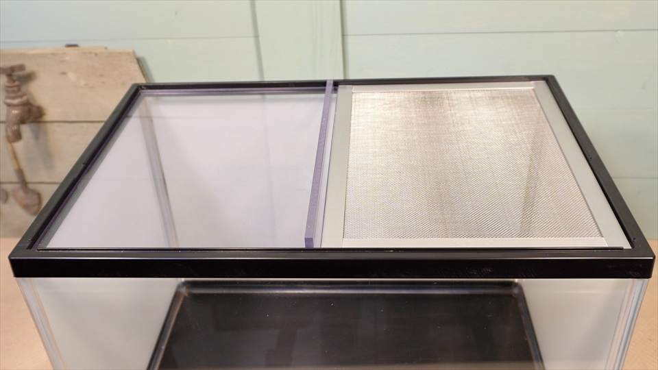 フレーム付きガラス水槽（枠付き水槽）用のフタ