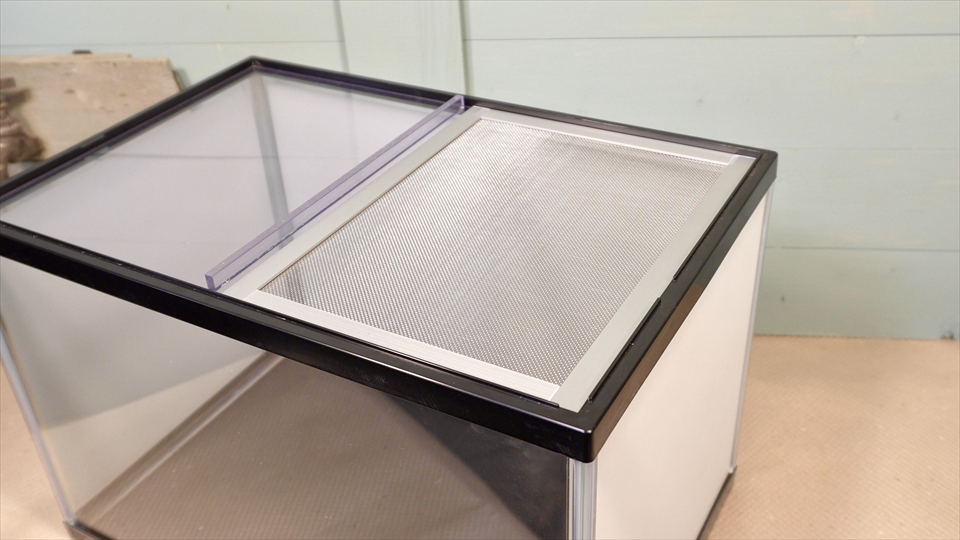 フレーム付きガラス水槽（枠付き水槽）用のネット型のフタ（網蓋）を作りました