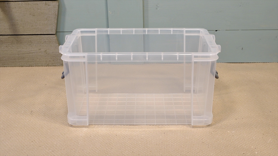 オカヤドカリの飼育環境のセッティング・きれいに洗ったコンテナを準備