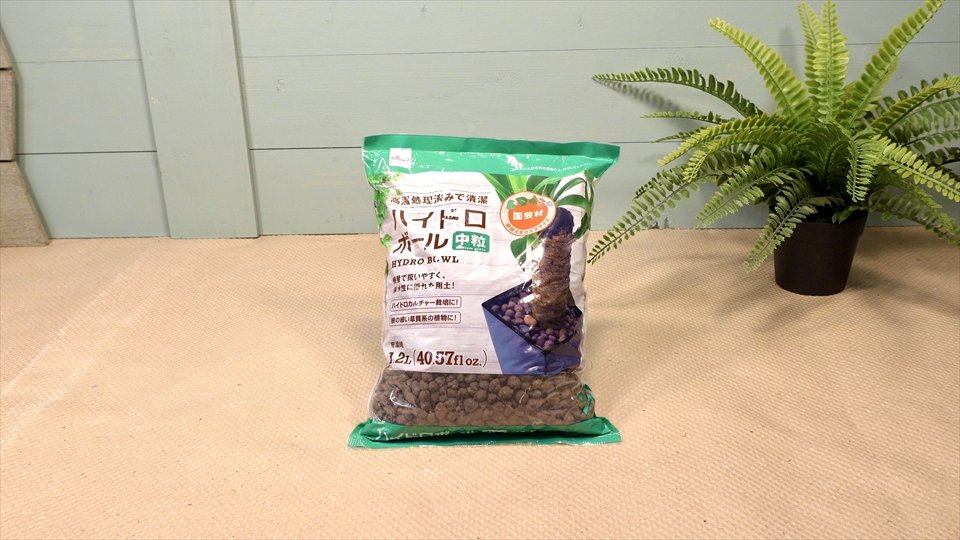 フライッシュマンアマガエルモドキ(グミガエル)用のレイアウトケージ(テラリウム・パルダリウム)を作りました。おすすめの床材・ハイドロボール